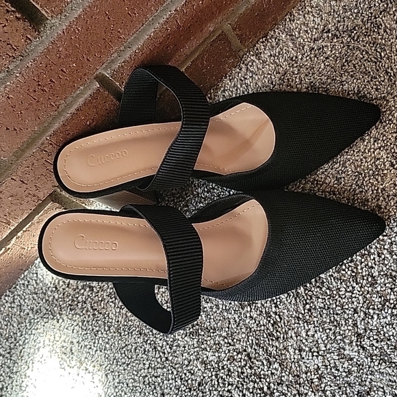 Black Cuccoo Shoe - Picture 2 of 4